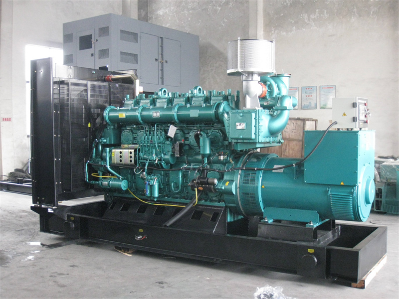 盐山200KW 柴油发电机的油耗是多少？