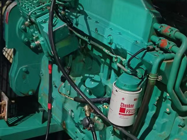 盐山如何确定新的发电机组控制系统是否与原系统兼容？